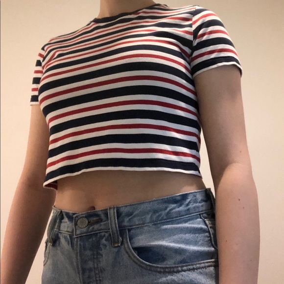 Brandy Melville Striped Crop top - Picture 3 of 5